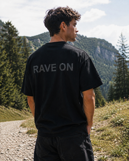 Unisex classic t-shirt Rave On